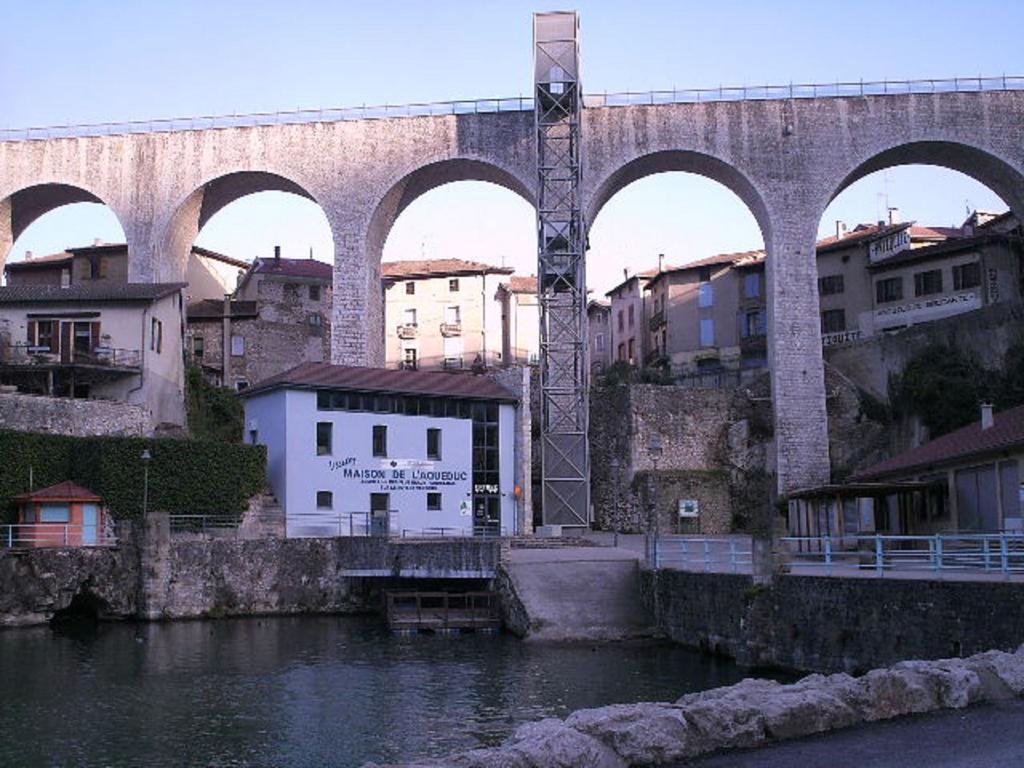 Hotel Rome Saint-Nazaire-en-Royans Exteriér fotografie