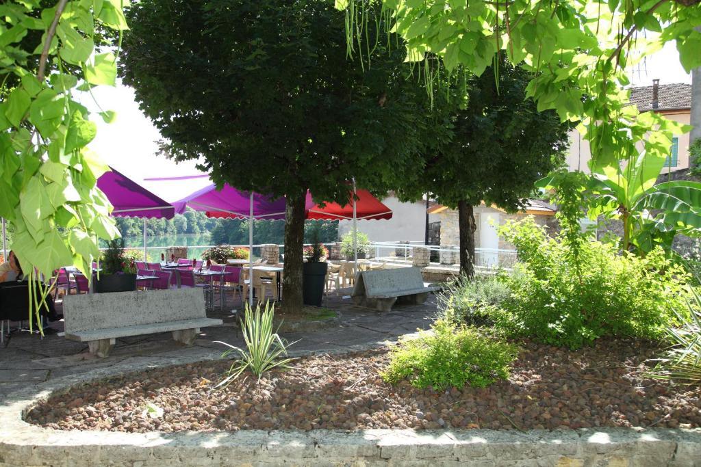 Hotel Rome Saint-Nazaire-en-Royans Exteriér fotografie