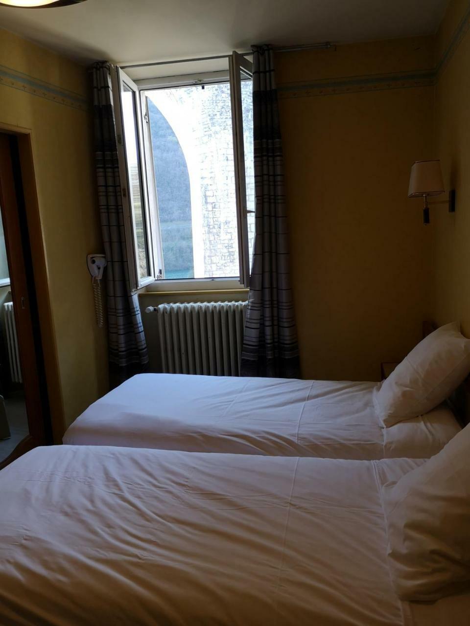 Hotel Rome Saint-Nazaire-en-Royans Exteriér fotografie